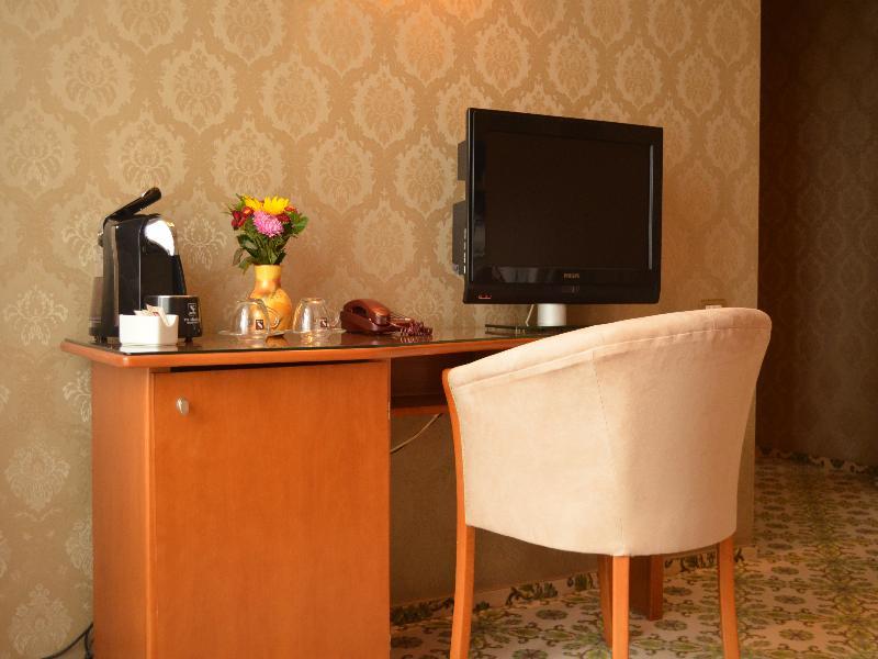 Crystal Palace 4* Bukarest